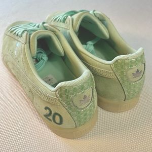 NWOT RARE Men’s Puma Clyde Canadian 20 edition